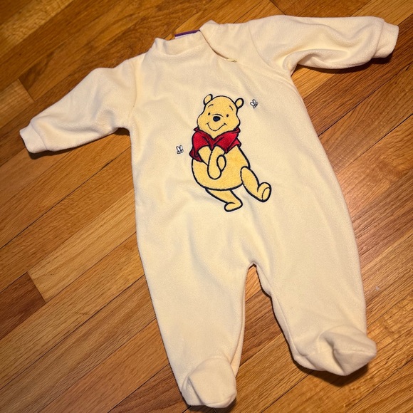 Disney Winnie the Pooh Cream Baby sleeper vintage - Picture 1 of 3